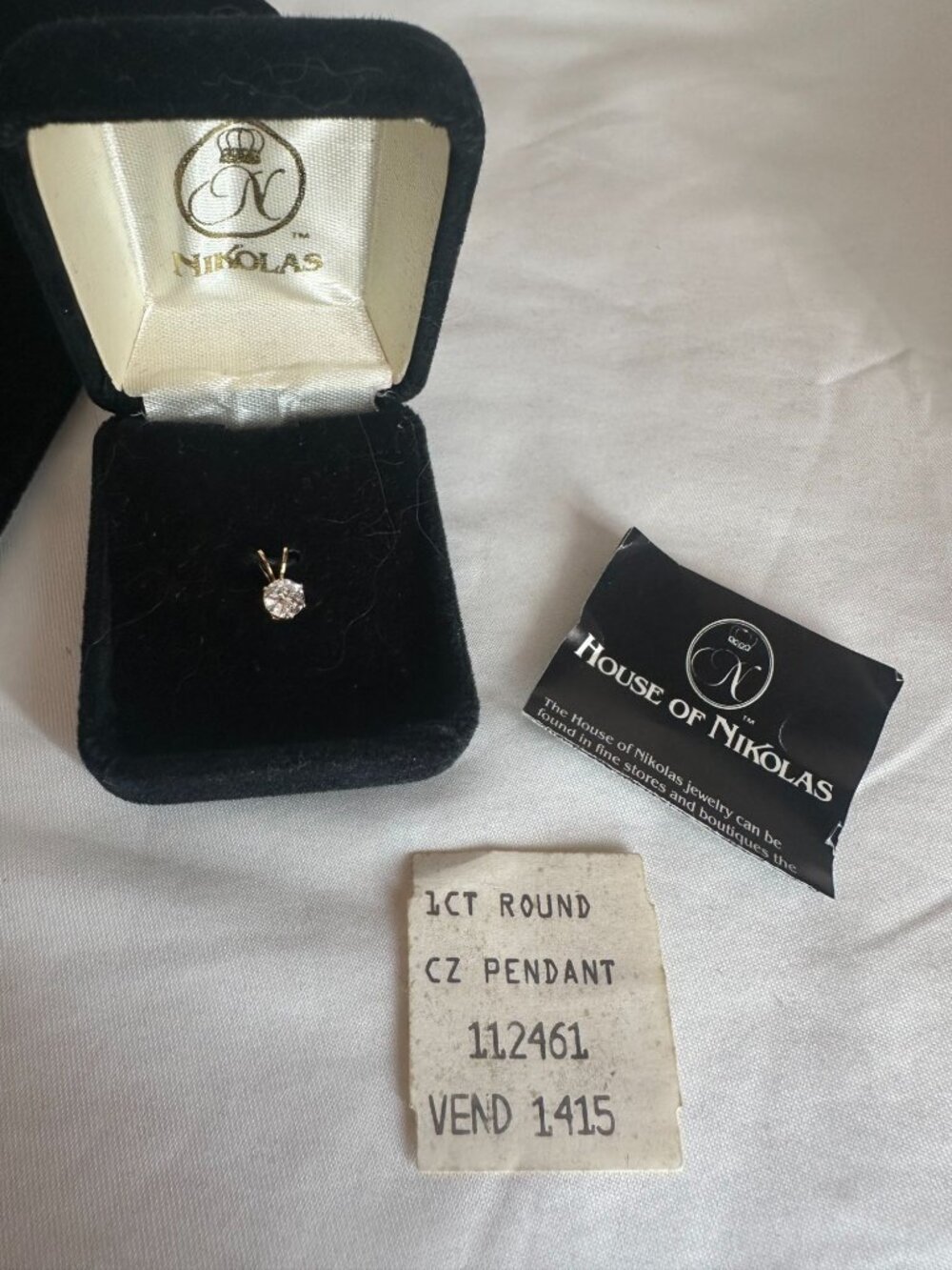 New Nikolas 1 ct Round Pendant, Cubic zirconia in org box